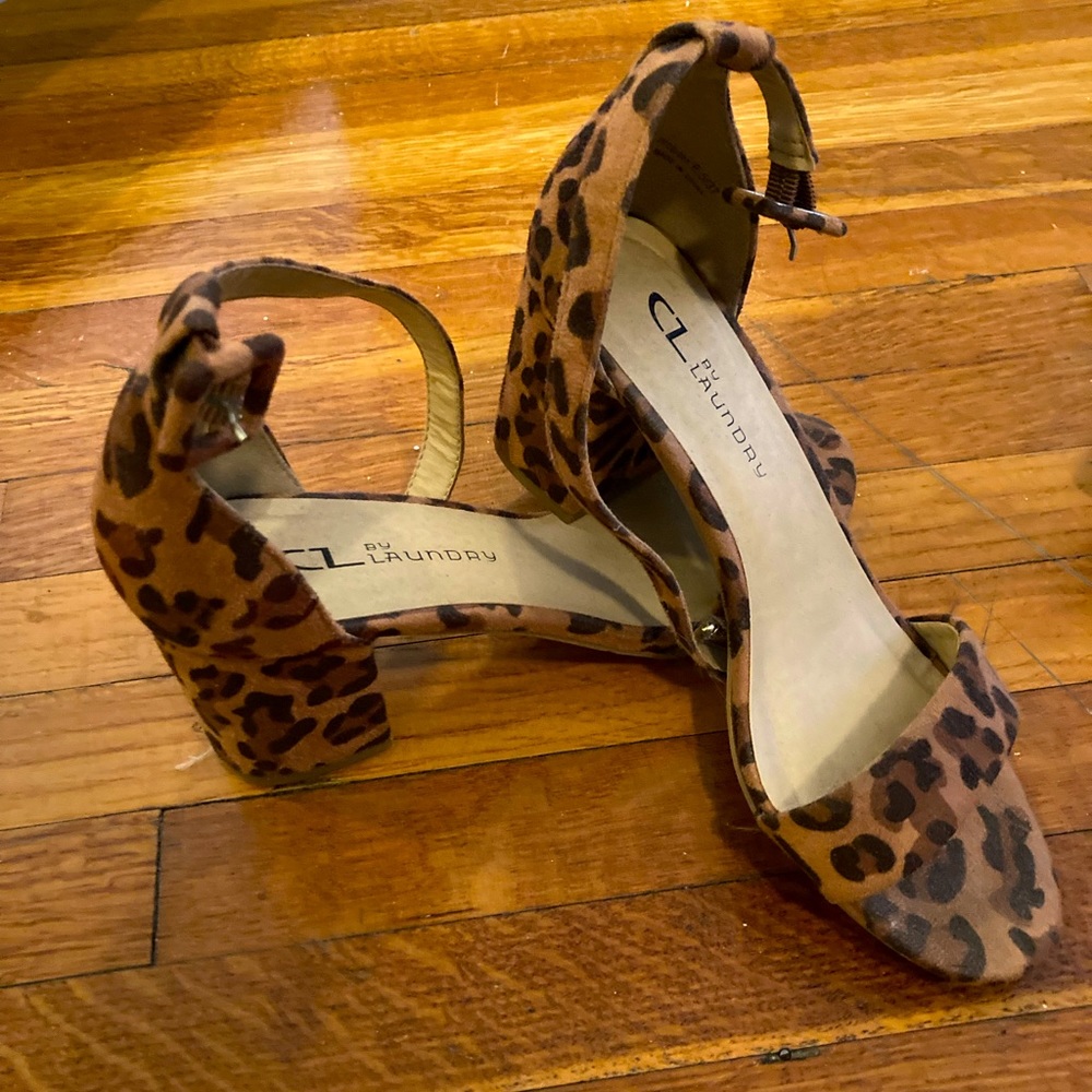 Leopard print heel